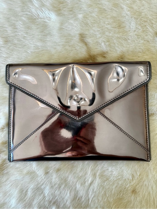 Rebecca Minkoff Handbags - NEW Rebecca Minkoff pewter Leo clutch bag
